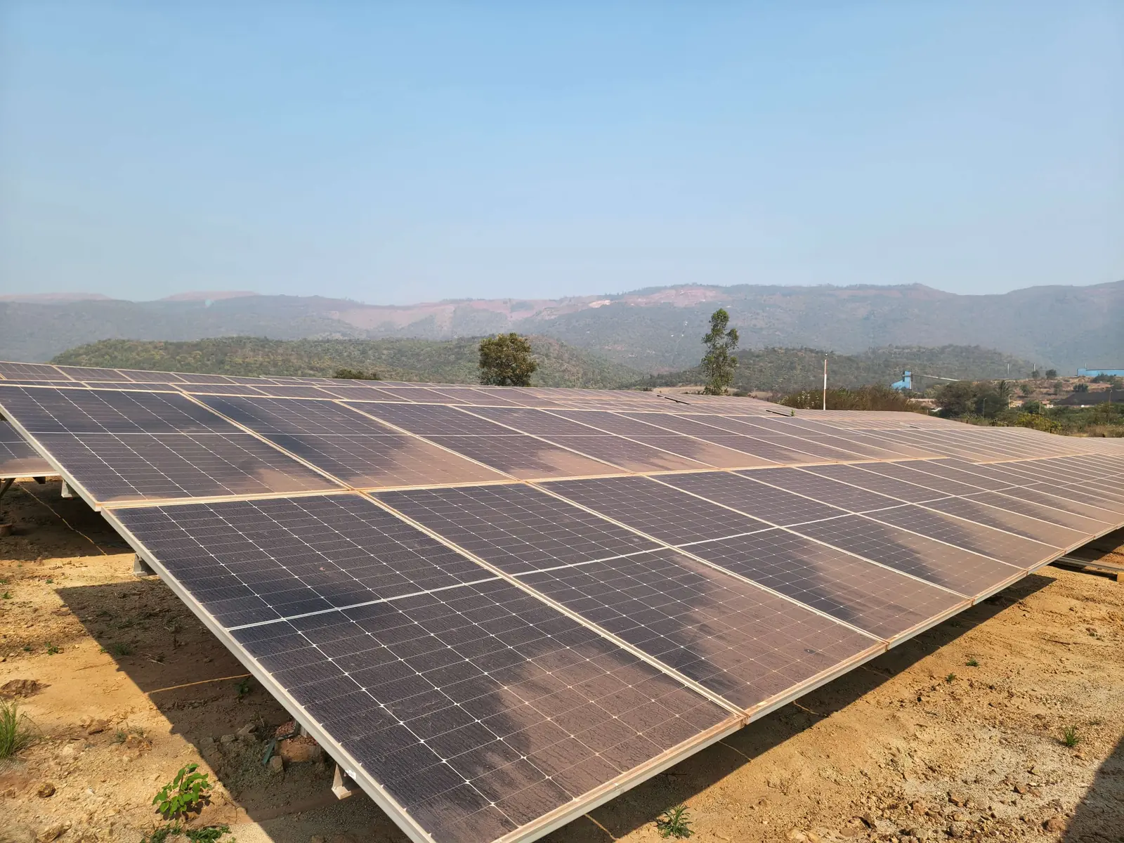 Large-scale ground-mounted solar SRTPV installation